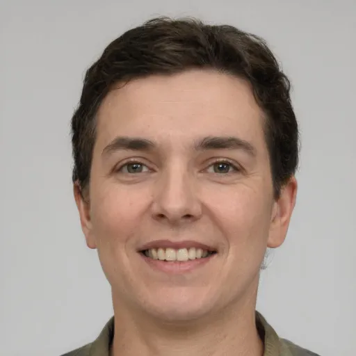 Reviewer Headshot